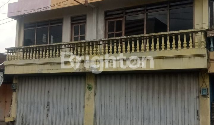 Shop house is close to the Batu Malang City square. 1