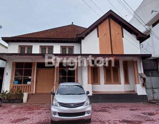 Rumah klasik luas besar dan terawat cocok untuk rumah makan 1