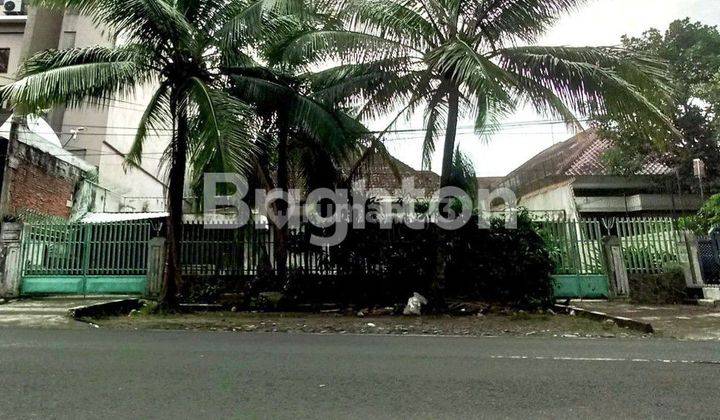 Rumah luas , dekat pasar oro-oro dowo. 1