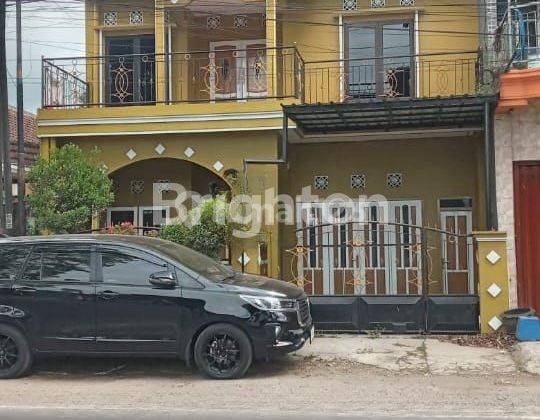 Rumah sekaligus toko pinggir jalan besar Pakisaji 1