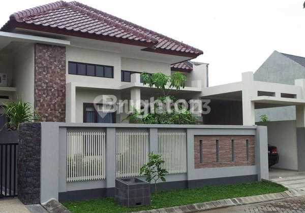 Large House Fits 2 Cars In Luxury Cluster Near Riverside And Arjosari Malang