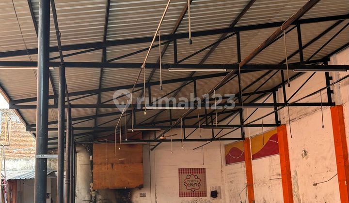 Semi-Outdoor Unit or Business Space Suitable for Prayer Rentals, Motorcycle Washes, Shops in Sawojajar, Malang.