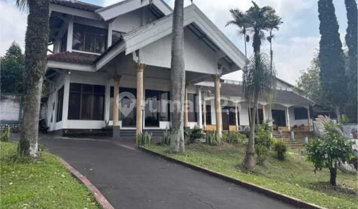 Large Villa House in Batu Malang City Large Villa House in Batu Malang City