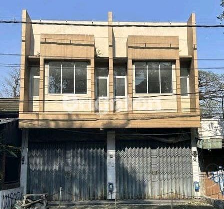 8-Meter Wide Shop House with Basement at Zero Sukun Street, Near RST Malang 1