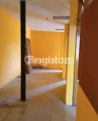 Ready-to-Occupy Zero Road House Suitable for Office and Commercial Use in Bandulan, Malang 2