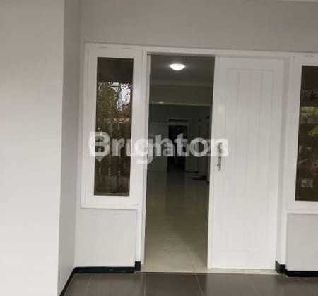 Ready-to-Live House Suitable for Office in Pulau Pulau Janti, Malang Nice House in Sukun with SHM.