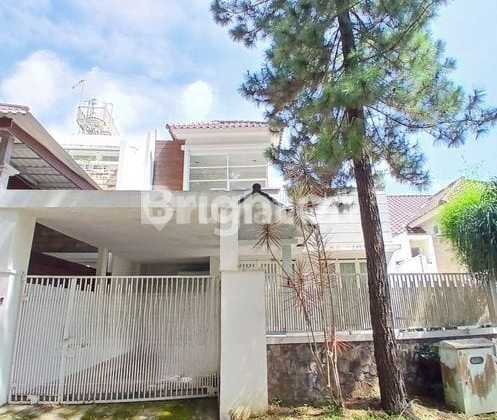 Luxury House with Swimming Pool in Tidar Malang 2