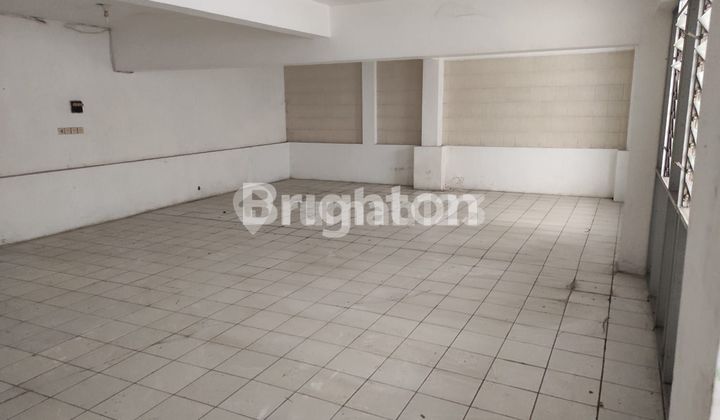 Rumah besar nol jalan di Tidar Dieng Kota Malang Rumah besar nol jalan di Tidar Dieng Kota Malang