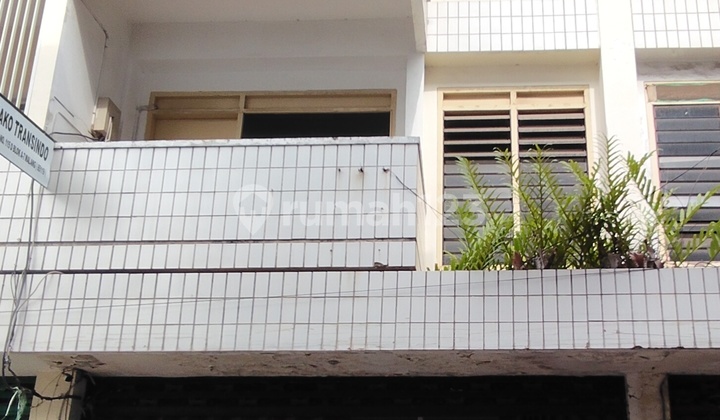 3-Story Shop-House on Kyai Tamin