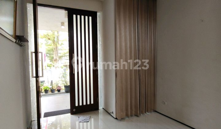 Rumah 2 Lantai Furnished Di Araya 2