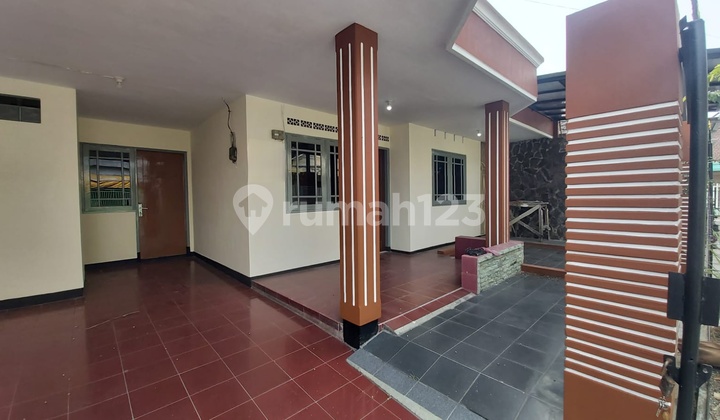 Rumah 2 Lantai Di Daerah Bunga2 2