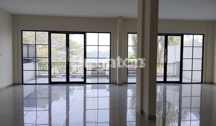 Ready-to-Use SHOPHOUSE in VILLA PUNCAK TIDAR 2