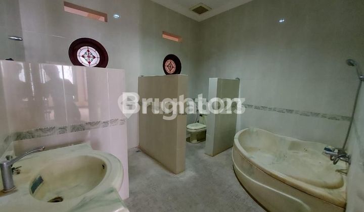 RUMAH MEGAH FULL FURNISHED 2 LANTAI di ISTANA DIENG 2