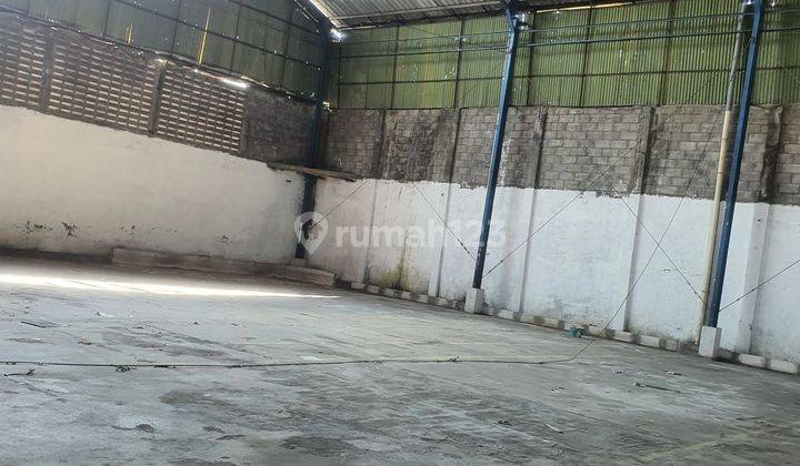 Gudang di Woltermonginsidi Semarang timur, Siap pakai akses Kontainer 1