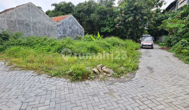 Affordable land is just a step away from various major and interesting facilities in the Sendangmulyo area. 1