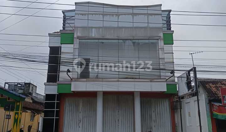 Ruko Lokasi Strategis Pinggir Jalan Raya Daerah Yogyakarta 2