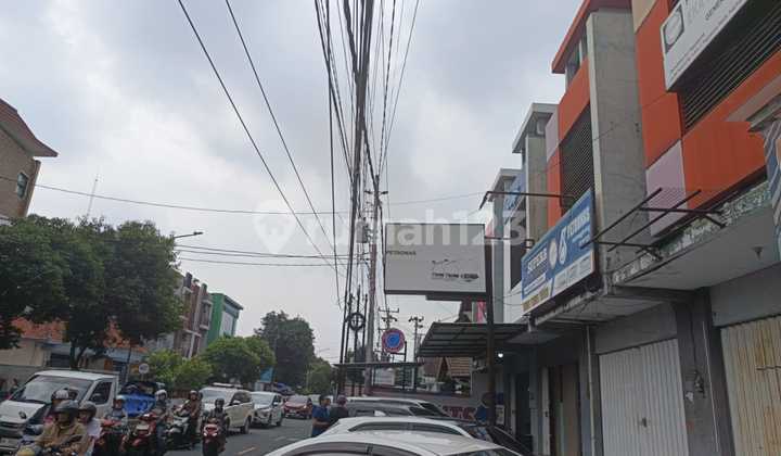 Ruko 2 Lantai Lokasi Pinggir Jalan Raya Daerah Yogyakarta 2