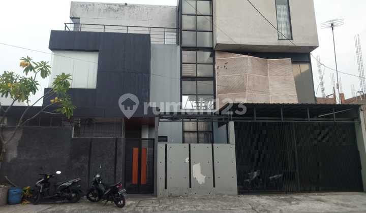 Dijual Rumah 2 Lantai Bagus di Gayamsari, Semarang 1