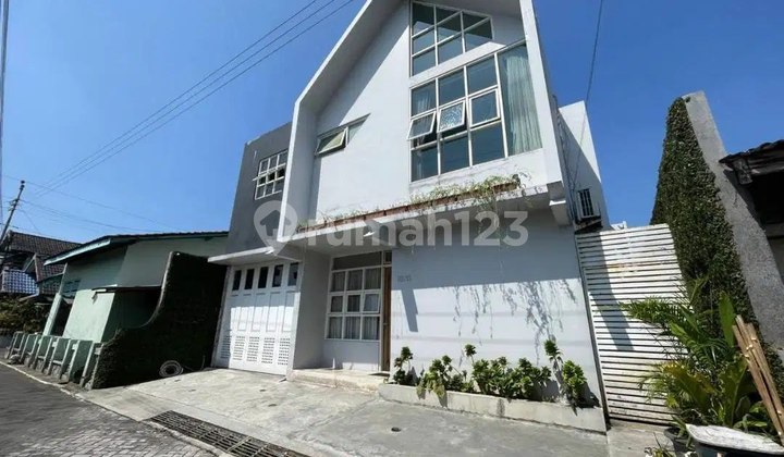 Dijual Rumah Lokasi Sangat Strategis Di Perumahan Jombor Baru 2