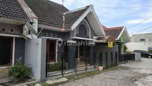 Rumah Dijual Lokasi Strategis Lingkungan Nyaman  1