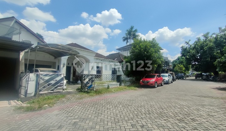 Luxury House in a One Gate System Housing Estate Only 10 Minutes from Tugu Jogja 2