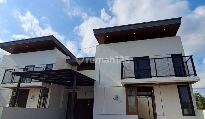 Rumah Baru Dijual Lokasi Jalan Godean Carport Luas  1