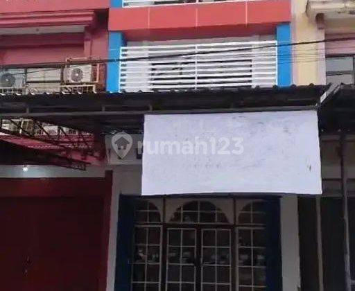 Disewakan Ruko Di Raya Ringroad Utara 1