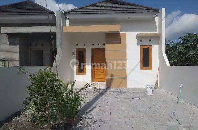 Dijual Cepat Rumah Shm Berlokasi Di Seyegan 2