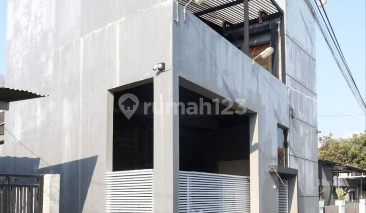 For Sale 3-Story Building On Imogiri West Road Km 3.5