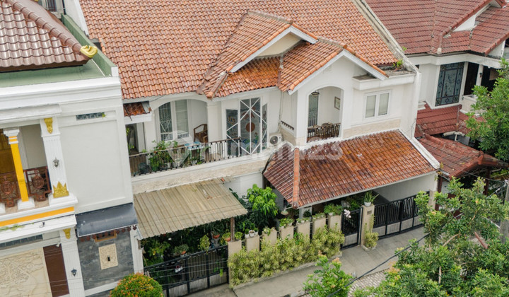 Rumah Mewah Furnish 2 Lantai Dekat Pakuwon Mall, Condongcatur, Depok, Sleman. Rumah Mewah Furnish 2 Lantai Dekat Pakuwon Mall, Condongcatur, Depok, Sleman.