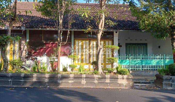 Rumah Cocok Untuk Keluarga Besar Lokasi Strategis di Kawasan Bisnis Kota Muntilan 1