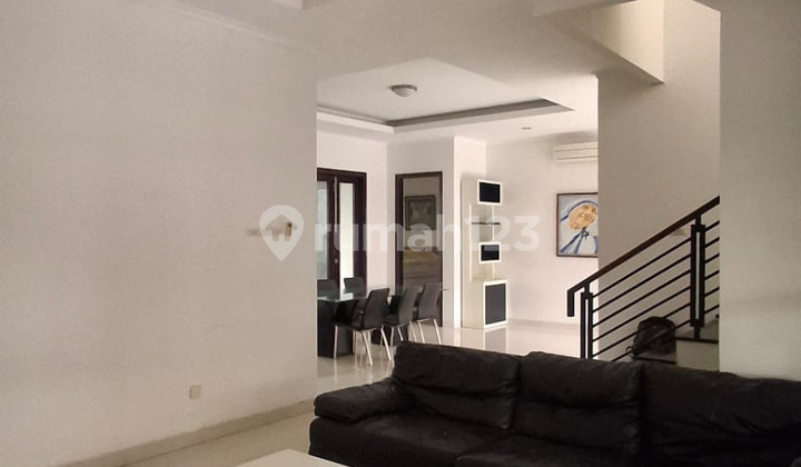 For Sale: Luxurious 2-Story House in the Elite Bale Hinggil Housing Estate, Spacious & Strategic Location, Sinduharjo, Ngaglik, Sleman 2