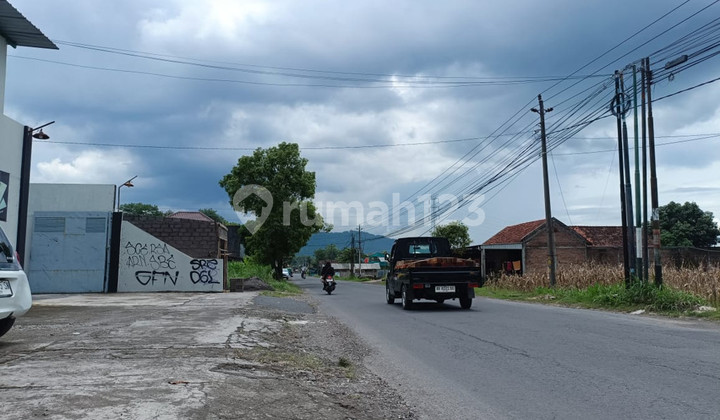 Business Opportunity For Sale Warehouse & Shop 1,566 Square Meters In Karanggayam, Piyungan, Bantul