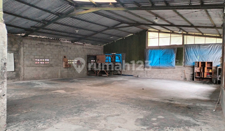 GUDANG SELUAS 3326 METER PERSEGI DI DUSUN SALAKAN, BANGUNJIWO