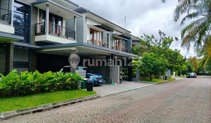 Rumah Mewah Modern Minimalis di Perumahan Elit Bale Hinggil Residence, Jl. Kaliurang Km 8.5 Ngaglik, Sleman, Yogyakarta. Rumah Mewah Modern Minimalis di Perumahan Elit Bale Hinggil Residence, Jl. Kaliurang Km 8.5 Ngaglik, Sleman, Yogyakarta.