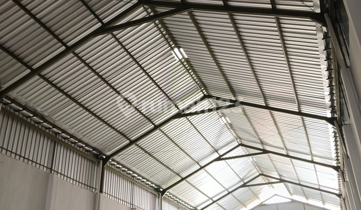 Warehouse for Rent 807m², Strategic Location on Jl Imogiri Barat Sewon Bantul