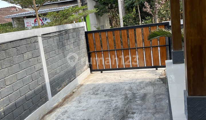 Homestay with Swimming Pool in the Candi Prambanan Tourist Area, Klaten, Central Java