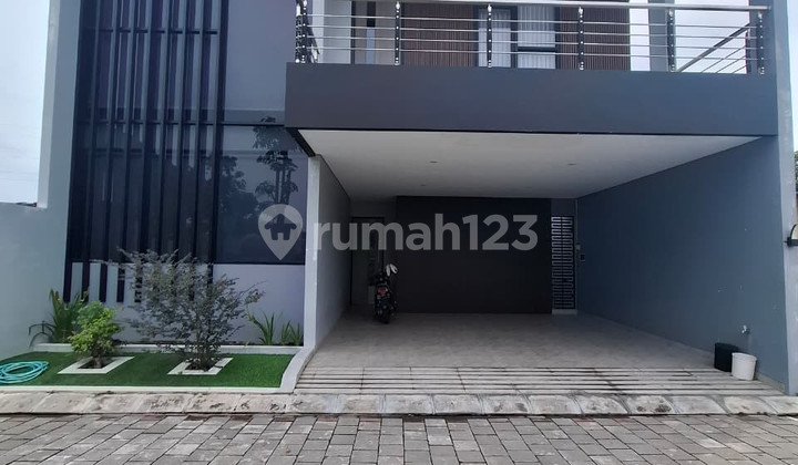 Rumah Mewah Furnish Dalam Cluster Lokasi Dekat Al-Azhar, Sleman.