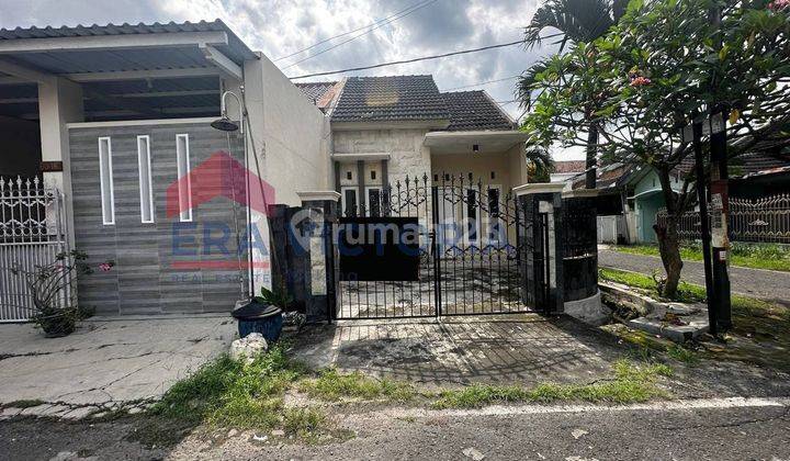 Rumah lokasi Strategis dekat pusat perbelanjaan, Sawojajar  1