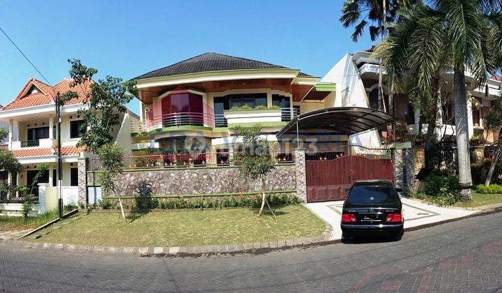 Rumah besar 2 lantai perumahan Araya  1