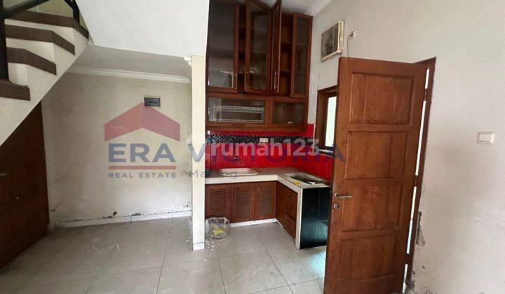 Rumah cantik kawasan Babatan Wiyung dekat RS  2