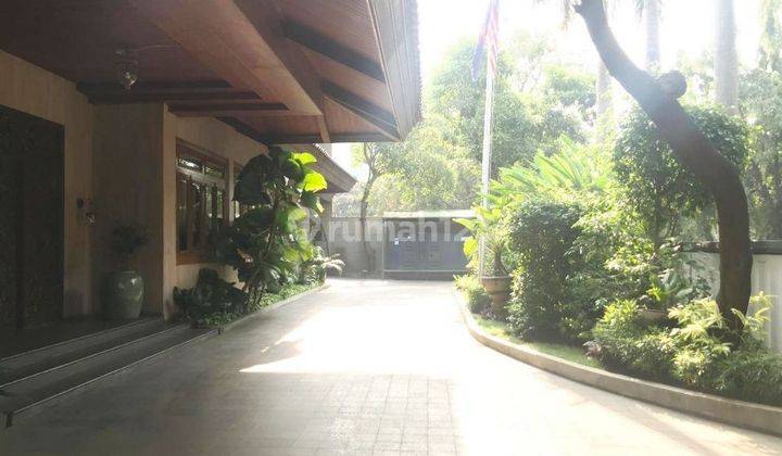 Spacious House at Patra Kuningan With 8 Bedrooms 2