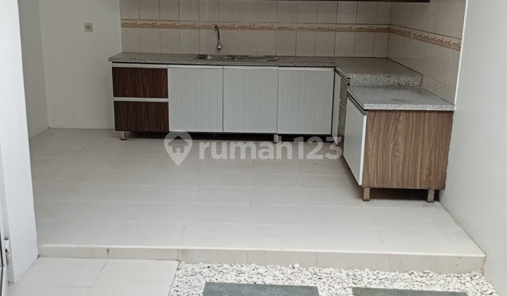 Hunian Nyaman 3+1 Kamar di Kota Wisata, Lokasi Strategis & SHM 2