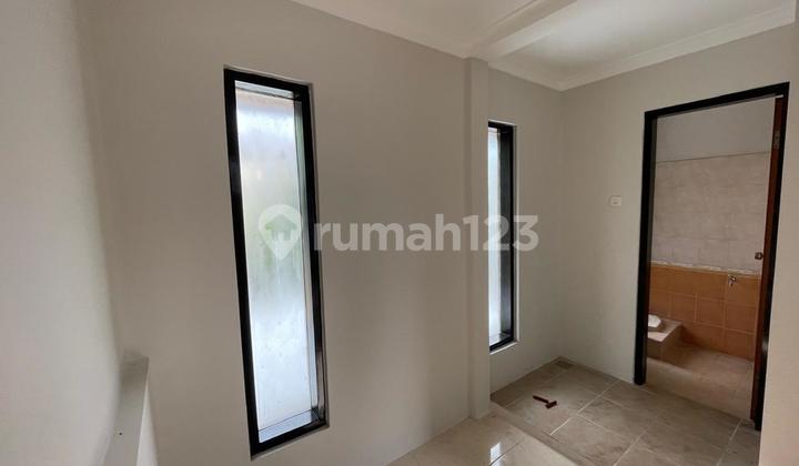 Dijual Rumah Dikota Wisata Rumah SHM di Kota Wisata 2