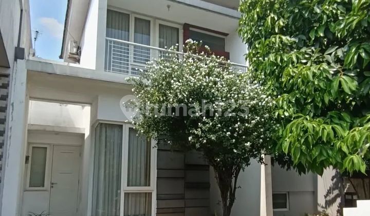 Disewakan rumah besar 2 Lantai di Kota Wisata  1