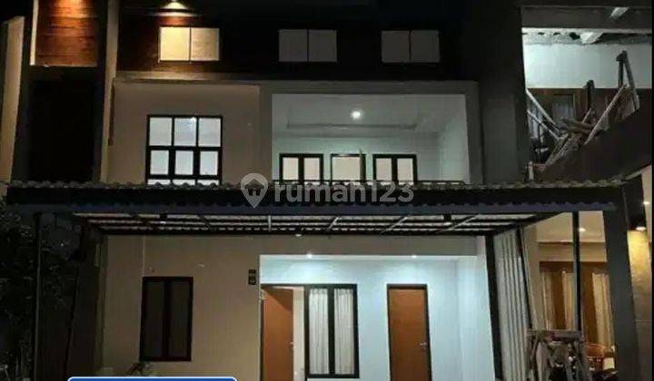 Rumah Sudah Renovasi semi furnished 2 Lantai di Kota wisata  1