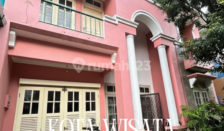 Mewah dan Elegan Rumah Dikota Wisata Cibubur Rumah SHM di Gerbang Utama Kota Wisata Cibubur, Jl. Alternatif Cibubur, Nagrak, Gunung Putri, Bogor, Jawa Barat, Indonesia, 16967, Kota Wisata