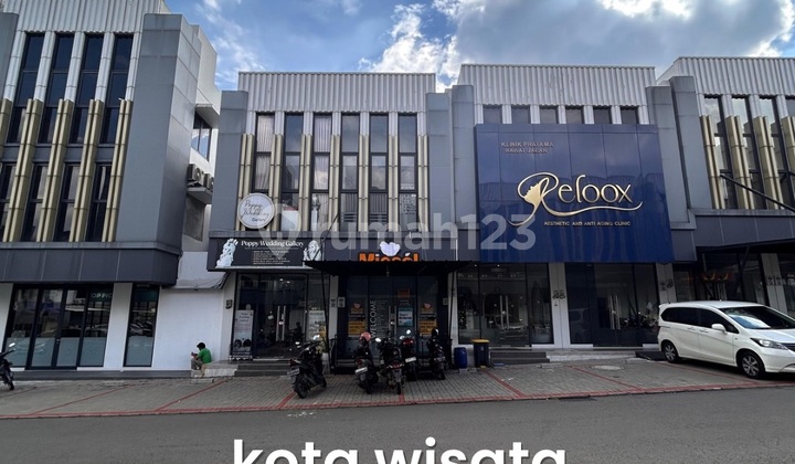 Dijual Ruko Dikota Wisata Ruko di Gerbang Utama Kota Wisata Cibubur, Jl. Alternatif Cibubur, Nagrak, Gunung Putri, Bogor, Jawa Barat, Indonesia, 16967, Kota Wisata