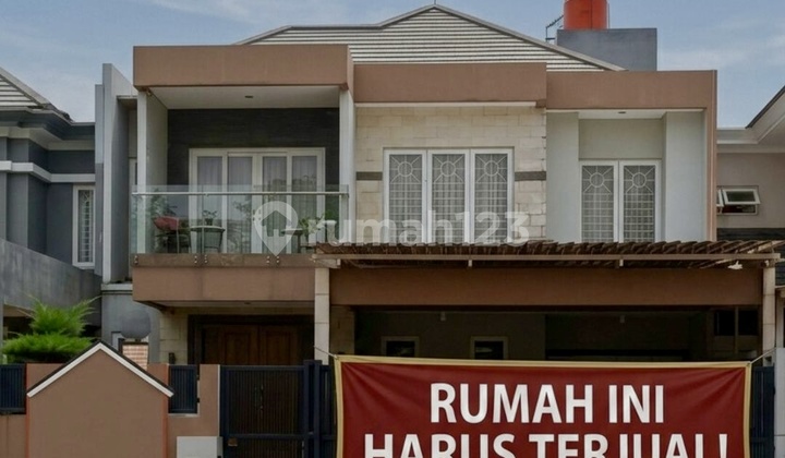 Rumah Mewah di Boulevard Kota Wisata