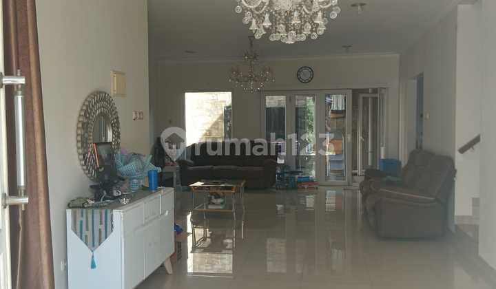 For Rent House In Kota Wisata House in Kota Wisata